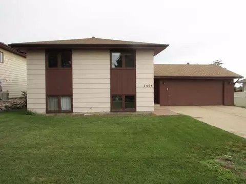 1408 18th St SE, Mandan, ND 58554 photo 1