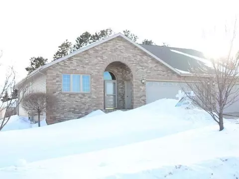119 Calgary Ave E, Bismarck, ND 58503 photo 2