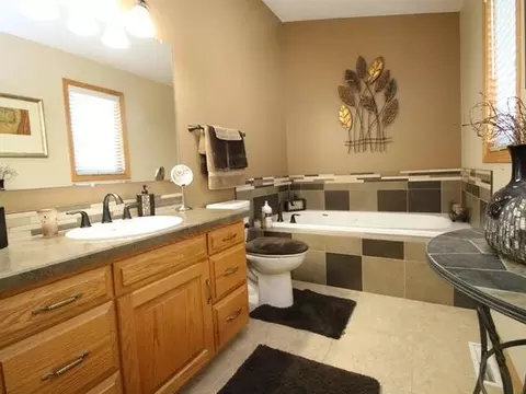 119 Calgary Ave E, Bismarck, ND 58503 photo 18