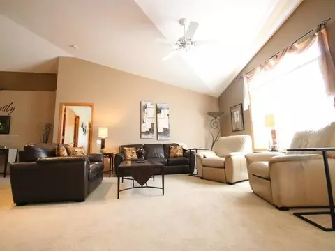 119 Calgary Ave E, Bismarck, ND 58503 photo 9