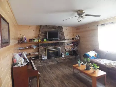 601 Elm Ave, Linton, ND 58552 photo 2