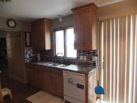 601 Elm Ave, Linton, ND 58552 photo 7