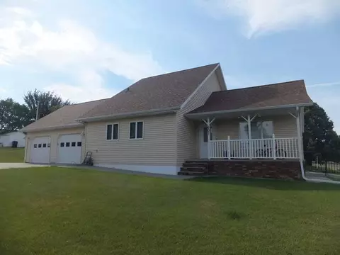 601 Elm Ave, Linton, ND 58552 photo 1
