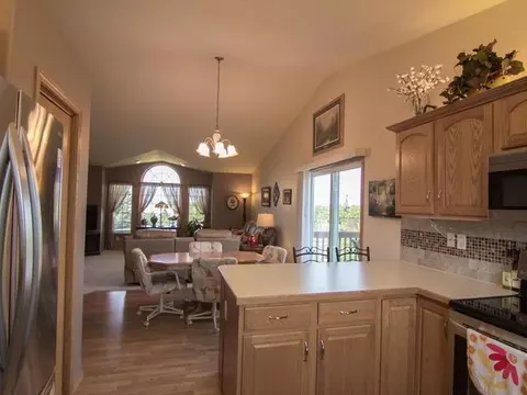 9301 Cedar Ln, Bismarck, ND 58503 photo 4