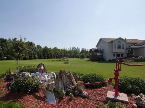 9301 Cedar Ln, Bismarck, ND 58503 photo 15