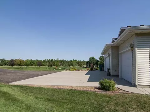 9301 Cedar Ln, Bismarck, ND 58503 photo 42