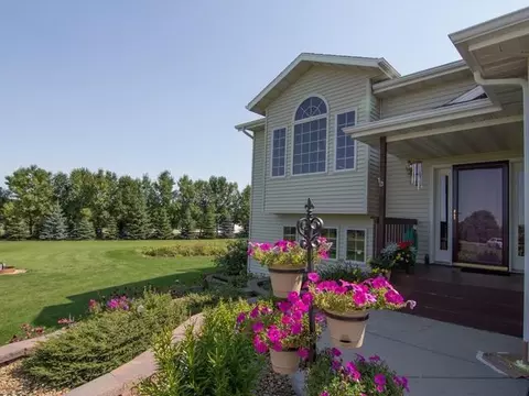 9301 Cedar Ln, Bismarck, ND 58503 photo 14