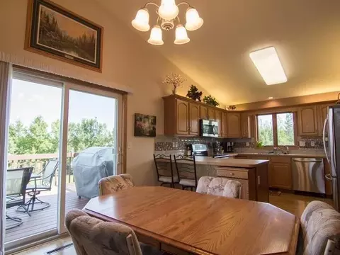 9301 Cedar Ln, Bismarck, ND 58503 photo 11