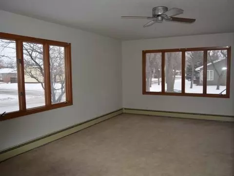 455 2nd St NE, Garrison, ND 58540 photo 2