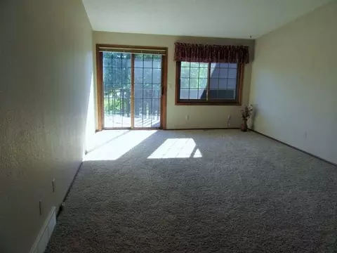 437 Brandon Dr E, Bismarck, ND 58503 photo 4