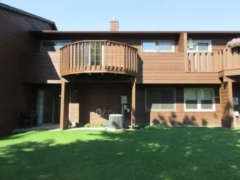 437 Brandon Dr E, Bismarck, ND 58503 photo 2