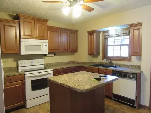 437 Brandon Dr E, Bismarck, ND 58503 photo 12