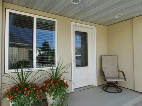 636 Calgary Ave E, Bismarck, ND 58503 photo 2