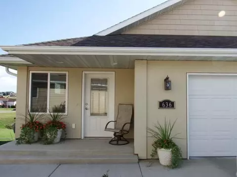 636 Calgary Ave E, Bismarck, ND 58503 photo 1