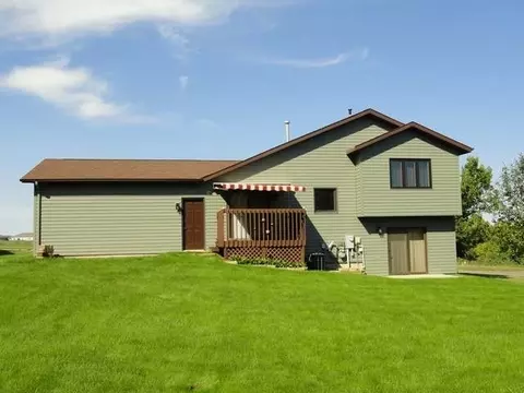 1708 8th Ave SE, Mandan, ND 58554 photo 2