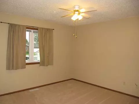 1405 Territory Dr, Bismarck, ND 58503 photo 8