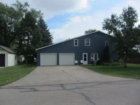 205 4th Ave SW, Steele, ND 58482 photo 1