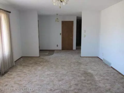 775 4th Ave E, Dickinson, ND 58601 photo 4