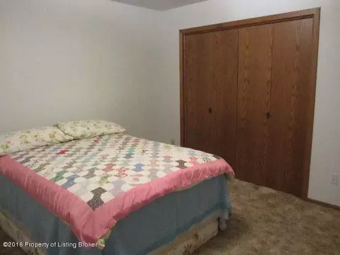 775 4th Ave E, Dickinson, ND 58601 photo 8