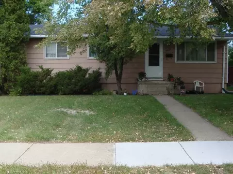 402 Turnpike Ave E, Bismarck, ND 58501 photo 1