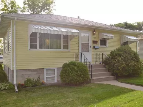 1225 3rd St N, Bismarck, ND 58501 photo 2
