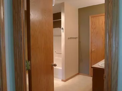 177 Stuttgart Dr, Bismarck, ND 58504 photo 10