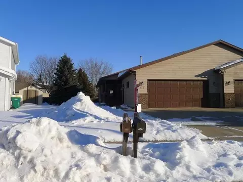 177 Stuttgart Dr, Bismarck, ND 58504 photo 1