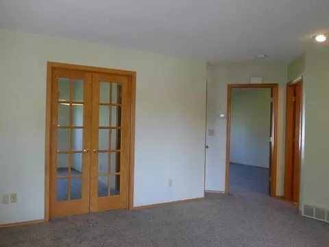 177 Stuttgart Dr, Bismarck, ND 58504 photo 8