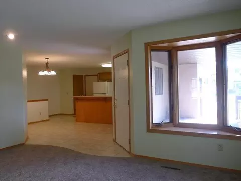 177 Stuttgart Dr, Bismarck, ND 58504 photo 9