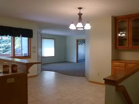 177 Stuttgart Dr, Bismarck, ND 58504 photo 6