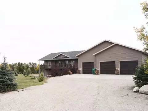 3612 Connar Dr, Bismarck, ND 58503 photo 1