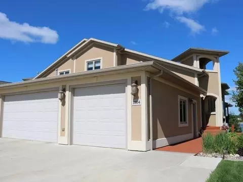 1004 Southport Lp, Bismarck, ND 58504 photo 1
