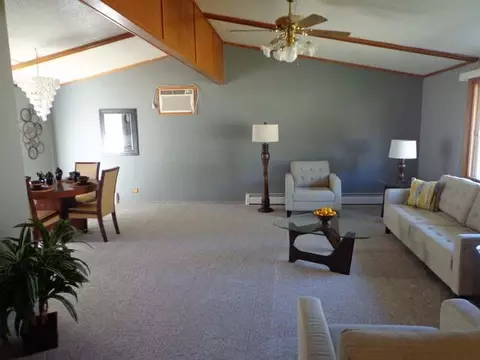 511 Division St NW, Mandan, ND 58554 photo 4