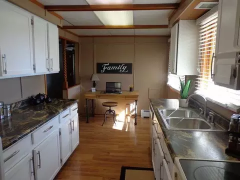 511 Division St NW, Mandan, ND 58554 photo 9