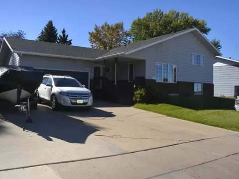 925 Turnpike Ave E, Bismarck, ND 58501 photo 2