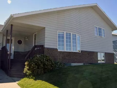 925 Turnpike Ave E, Bismarck, ND 58501 photo 1
