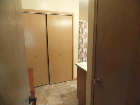 20 Custer Dr, Lincoln, ND 58504 photo 9