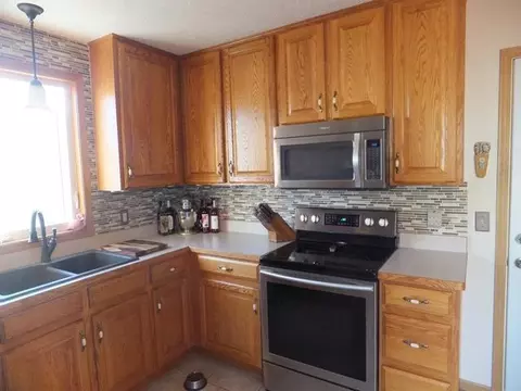 20 Custer Dr, Lincoln, ND 58504 photo 6