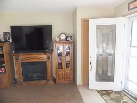20 Custer Dr, Lincoln, ND 58504 photo 3