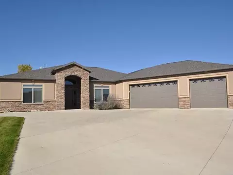 5206 Boulder Ridge Rd, Bismarck, ND 58503 photo 1
