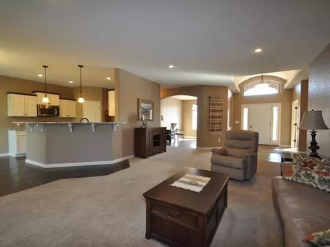 5206 Boulder Ridge Rd, Bismarck, ND 58503 photo 4