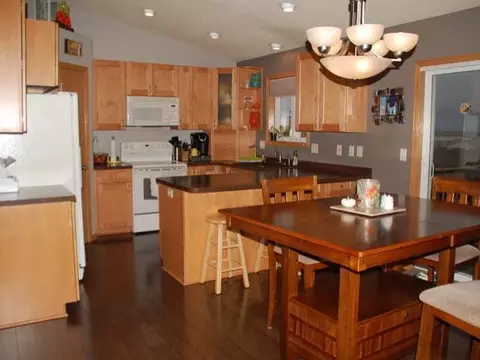 3447 Crocus Ave, Bismarck, ND 58501 photo 5
