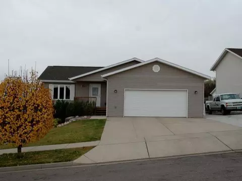 3447 Crocus Ave, Bismarck, ND 58501 photo 2