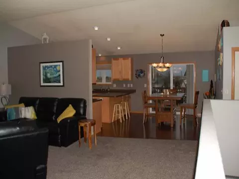 3447 Crocus Ave, Bismarck, ND 58501 photo 3