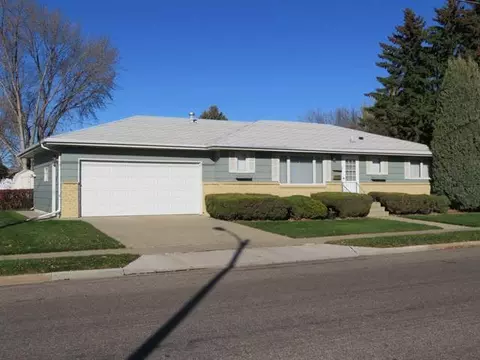 214 Capitol Ave E, Bismarck, ND 58501 photo 2