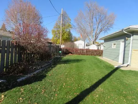 214 Capitol Ave E, Bismarck, ND 58501 photo 3