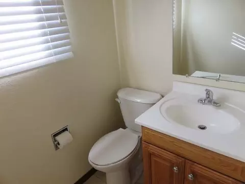 214 Capitol Ave E, Bismarck, ND 58501 photo 13