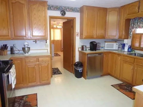 232 Divide Ave W, Bismarck, ND 58501 photo 8