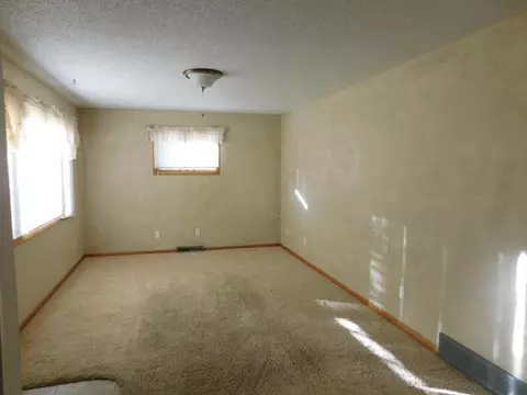 2408 Rosser Ave E, Bismarck, ND 58501 photo 8
