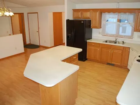 727 Brome Loop, Bismarck, ND 58504 photo 3
